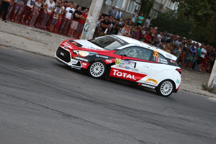  Турският екипаж на Hyundai Racing Trophy - Ерен Буркай и Бора Арабаджъ 